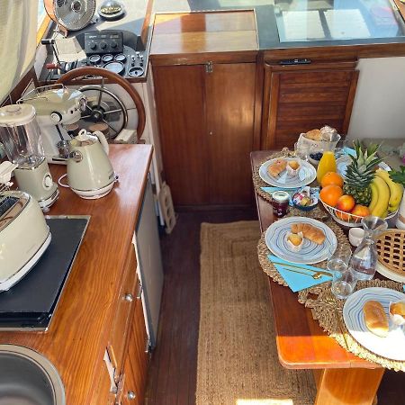 Отель Sailing Nights Boat&Breakfast Альгеро Экстерьер фото