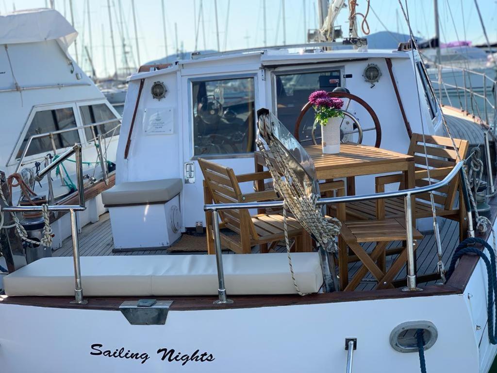 Отель Sailing Nights Boat&Breakfast Альгеро Экстерьер фото
